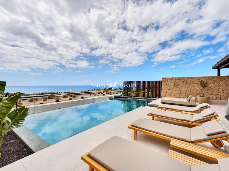 Villa for Sale in La Caleta, Tenerife 2