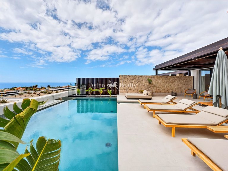 Villa for Sale in La Caleta, Tenerife 14