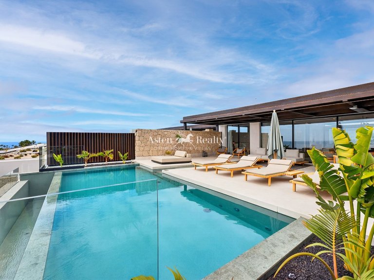 Villa for Sale in La Caleta, Tenerife 5