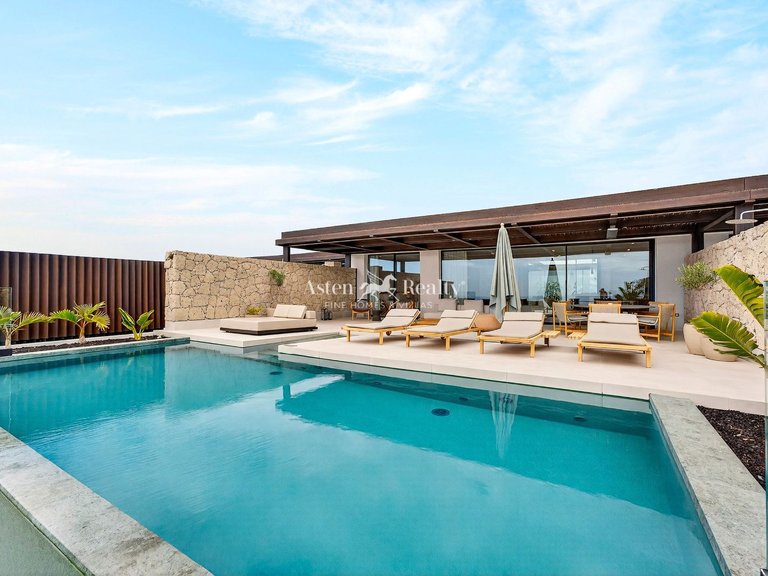 Villa for Sale in La Caleta, Tenerife 6