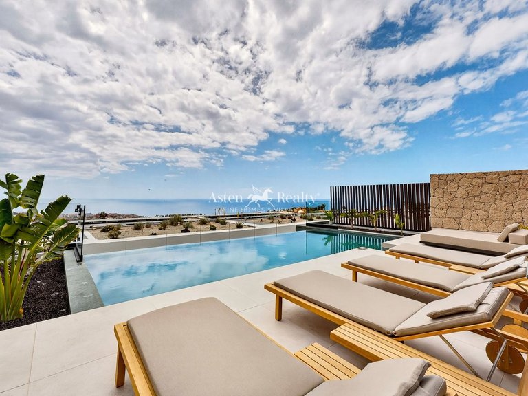 Villa for Sale in La Caleta, Tenerife 15