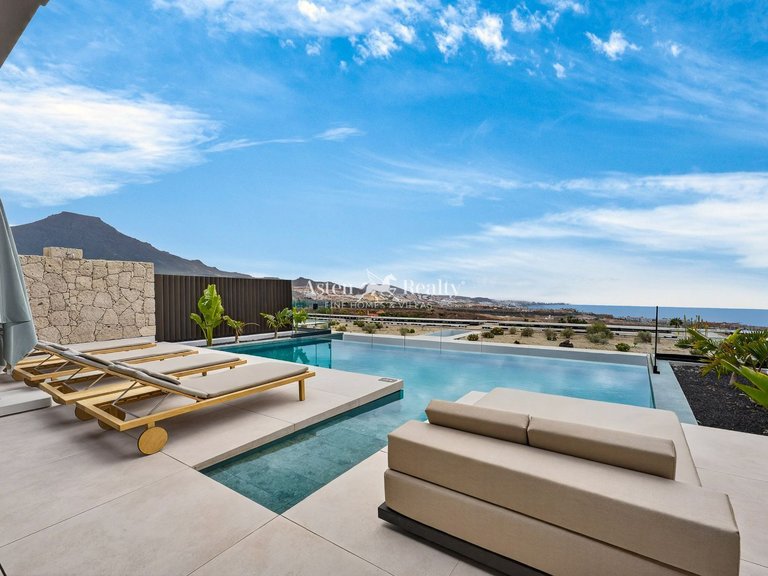 Villa for Sale in La Caleta, Tenerife 19