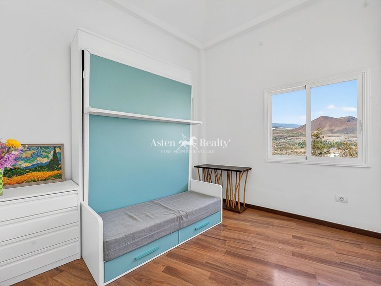 Apartment for Sale in Los Cristianos, Tenerife 10