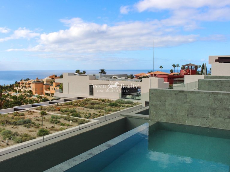 Villa for Sale in La Caleta, Tenerife 2