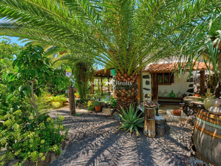 Villa for Sale in Guia De Isora, Tenerife 26