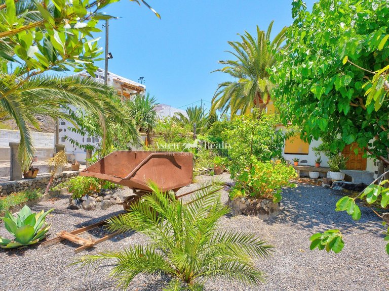 Villa for Sale in Guia De Isora, Tenerife 39