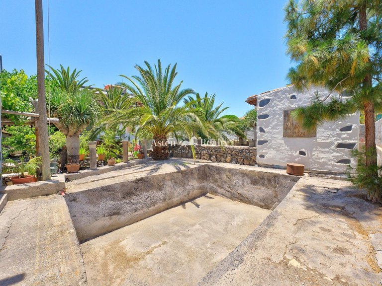 Villa for Sale in Guia De Isora, Tenerife 35