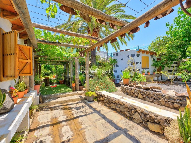 Villa for Sale in Guia De Isora, Tenerife 22