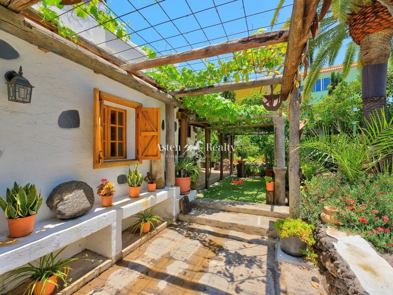 Villa for Sale in Guia De Isora, Tenerife 21