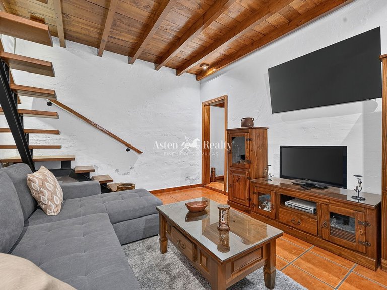Villa for Sale in Guia De Isora, Tenerife 10