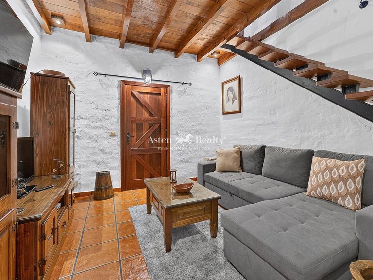 Villa for Sale in Guia De Isora, Tenerife 8