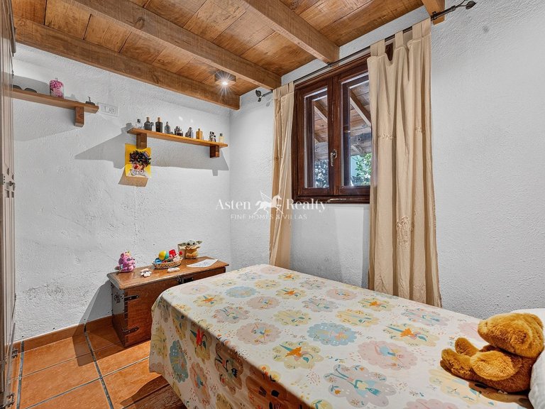 Villa for Sale in Guia De Isora, Tenerife 16
