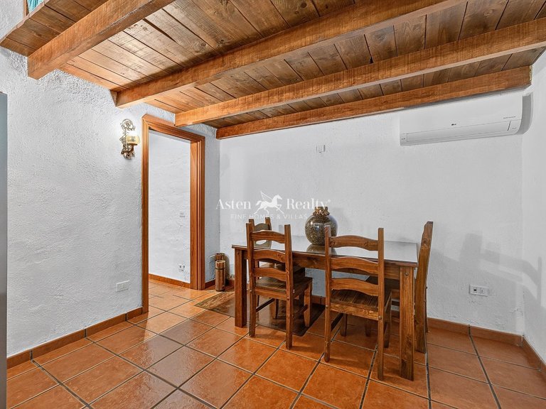 Villa for Sale in Guia De Isora, Tenerife 7