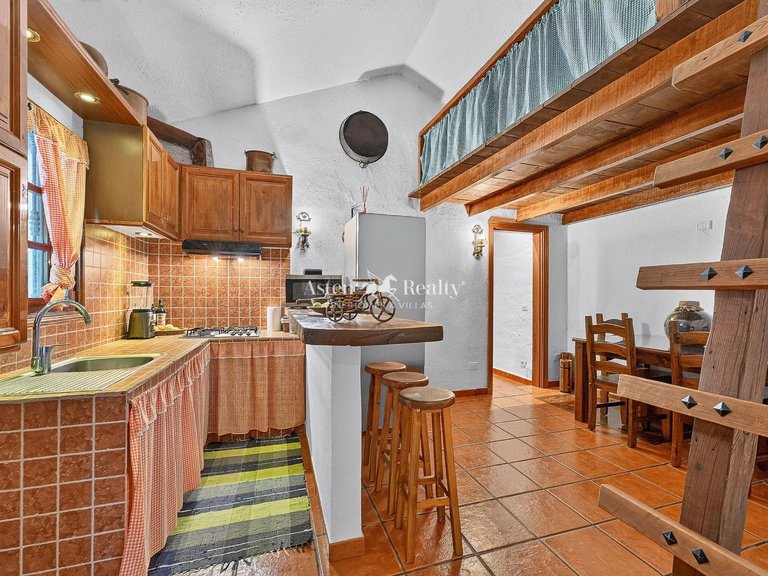 Villa for Sale in Guia De Isora, Tenerife 5