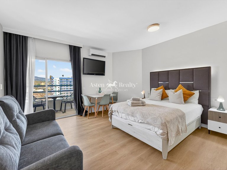 Apartment for Sale in Playa Paraíso, Tenerife 1