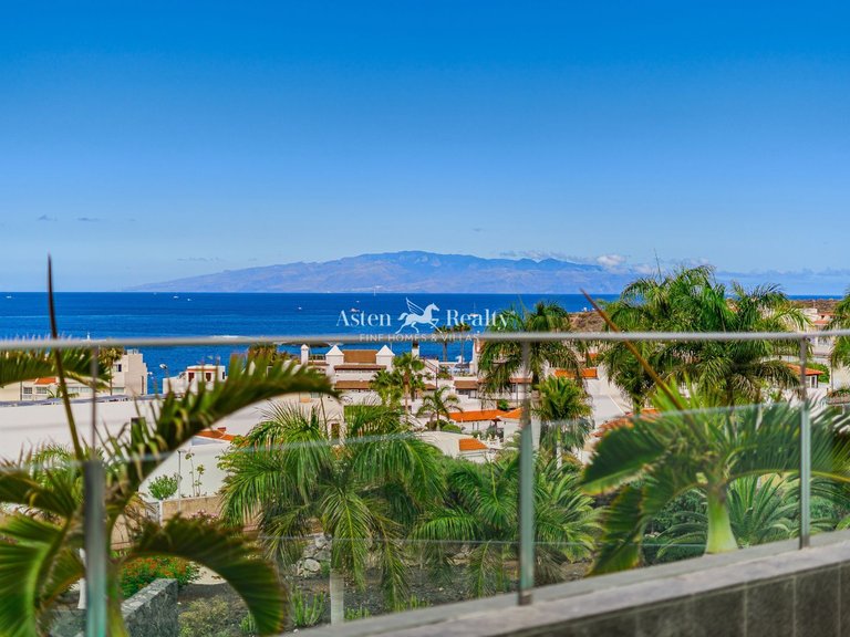 Apartment for Sale in La Caleta, Tenerife 2