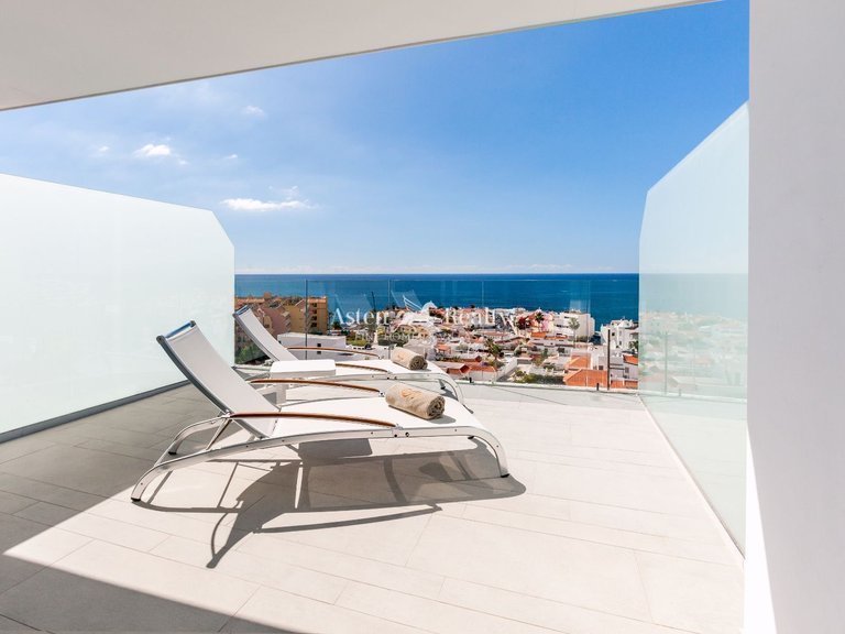 Apartment for Sale in La Caleta, Tenerife 1