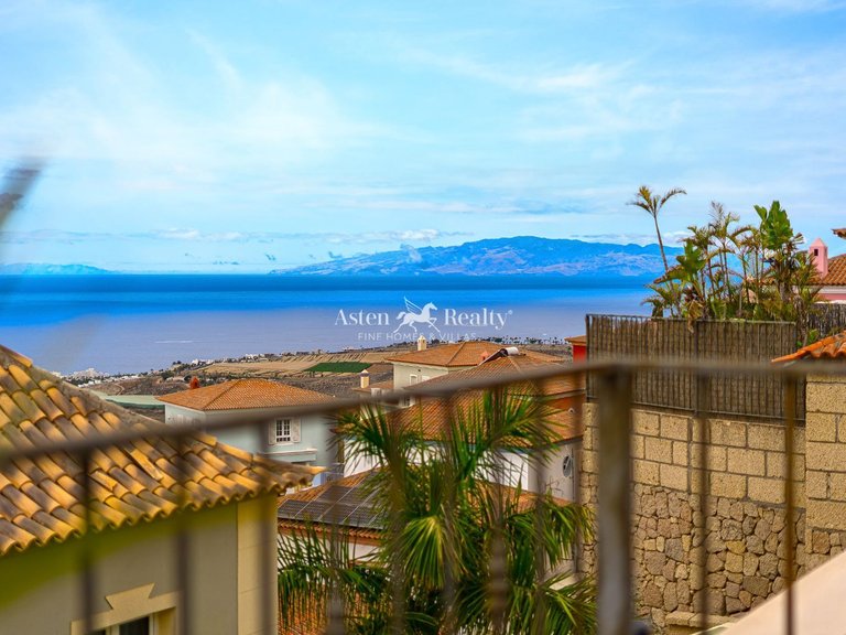 Town House for Sale in Chayofa, Tenerife 1