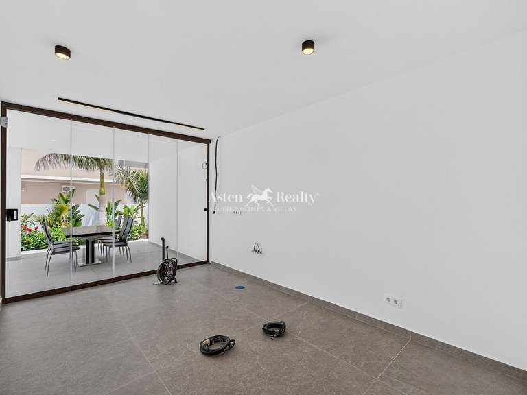 Villa for Sale in Playa Paraíso, Tenerife 17