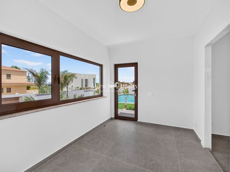 Villa for Sale in Playa Paraíso, Tenerife 29