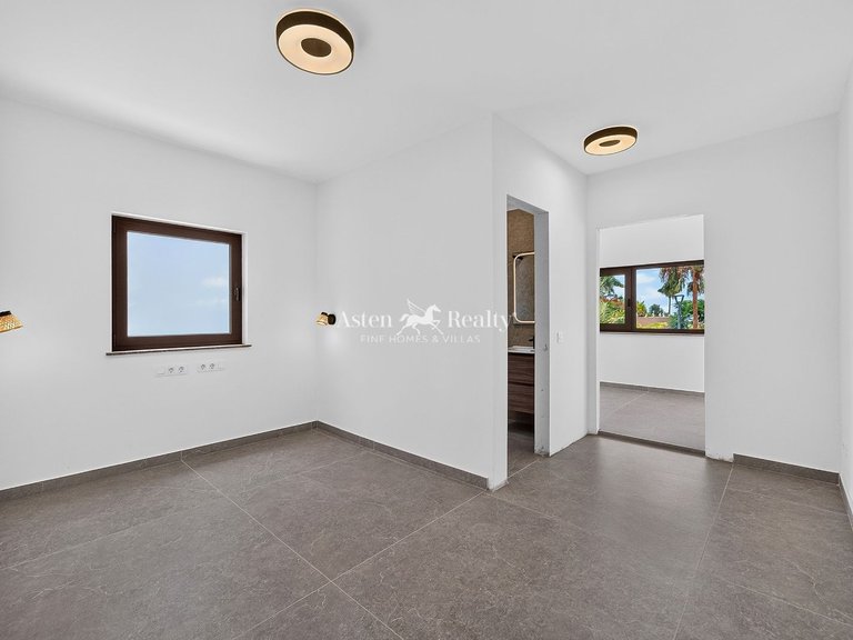 Villa for Sale in Playa Paraíso, Tenerife 26