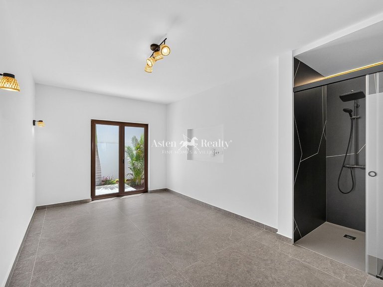 Villa for Sale in Playa Paraíso, Tenerife 25