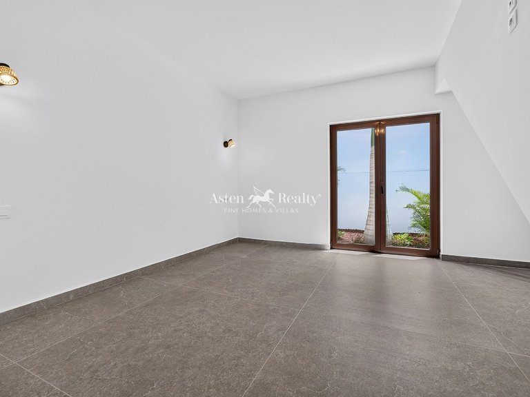Villa for Sale in Playa Paraíso, Tenerife 20