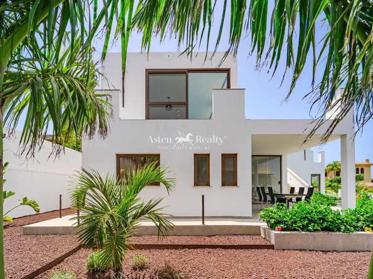 Villa for Sale in Playa Paraíso, Tenerife 15