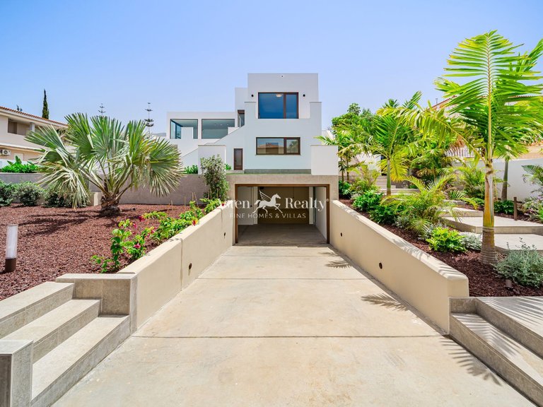 Villa for Sale in Playa Paraíso, Tenerife 39