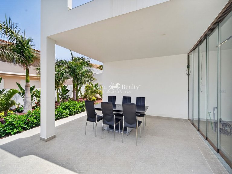 Villa for Sale in Playa Paraíso, Tenerife 16