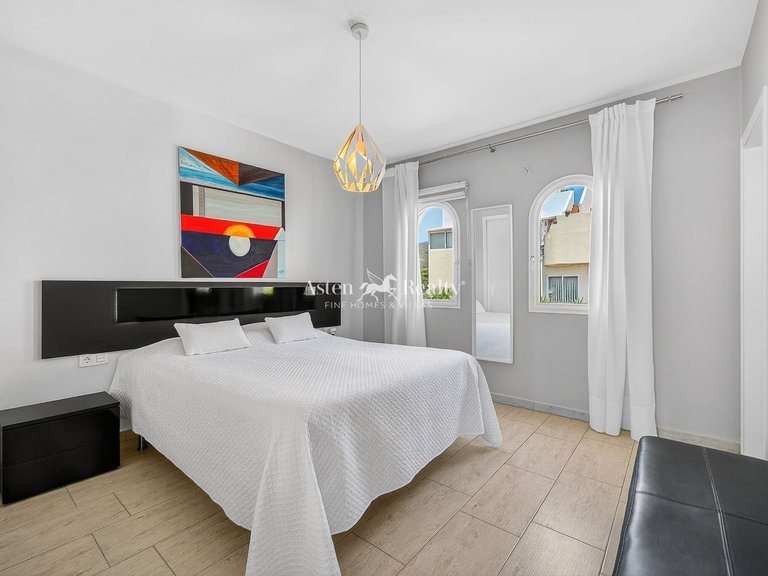 Town House for Sale in Playa Paraíso, Tenerife 16