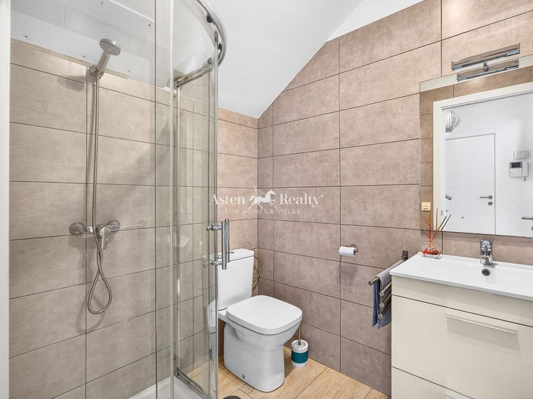 Town House for Sale in Playa Paraíso, Tenerife 11