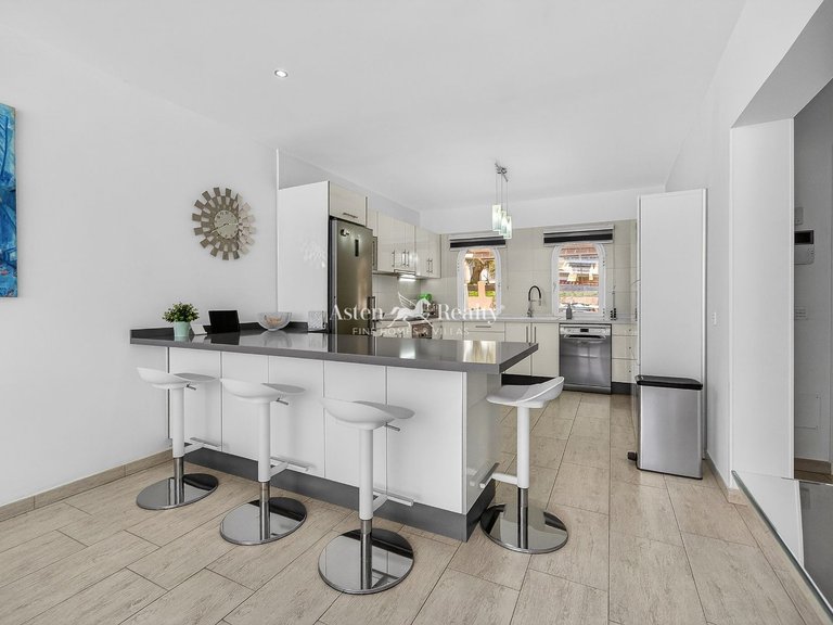 Town House for Sale in Playa Paraíso, Tenerife 8
