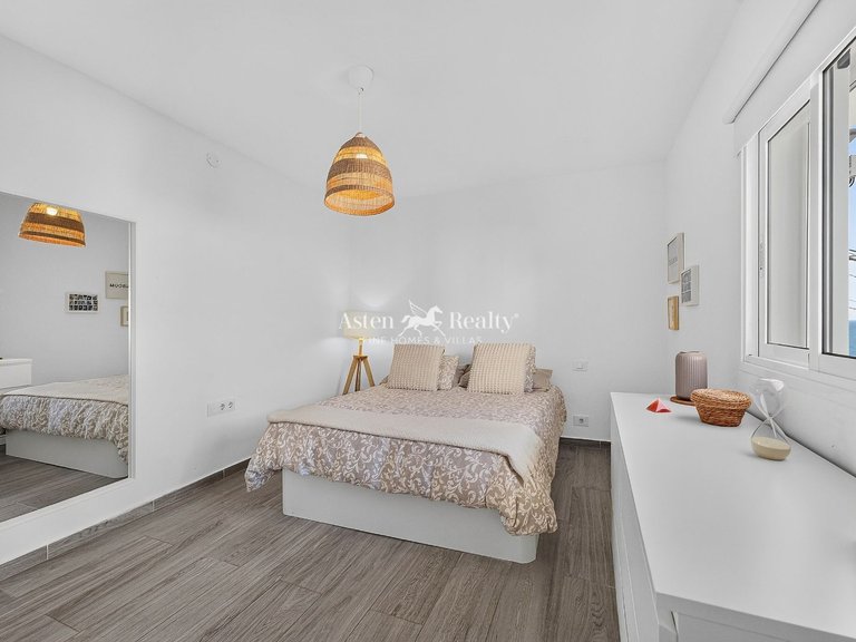 Apartment for Sale in Los Abrigos, Tenerife 12