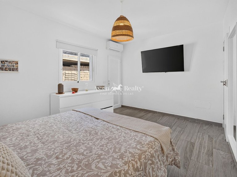 Apartment for Sale in Los Abrigos, Tenerife 13