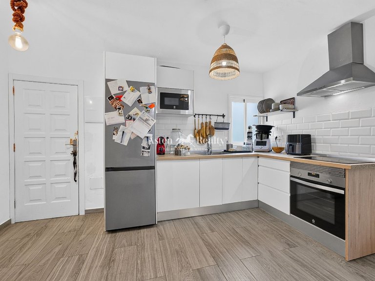 Apartment for Sale in Los Abrigos, Tenerife 2
