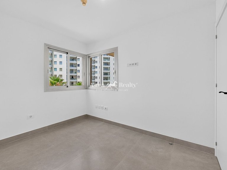 Apartment for Sale in Playa Paraíso, Tenerife 11