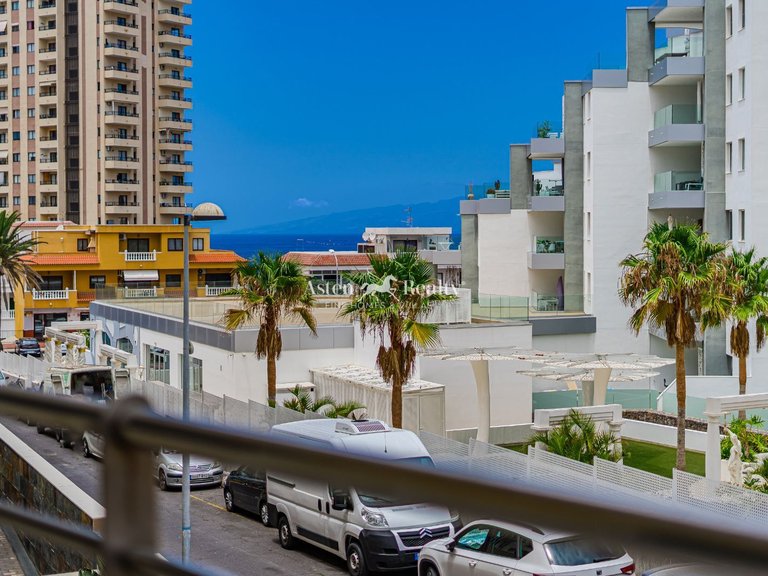 Apartment for Sale in Playa Paraíso, Tenerife 3