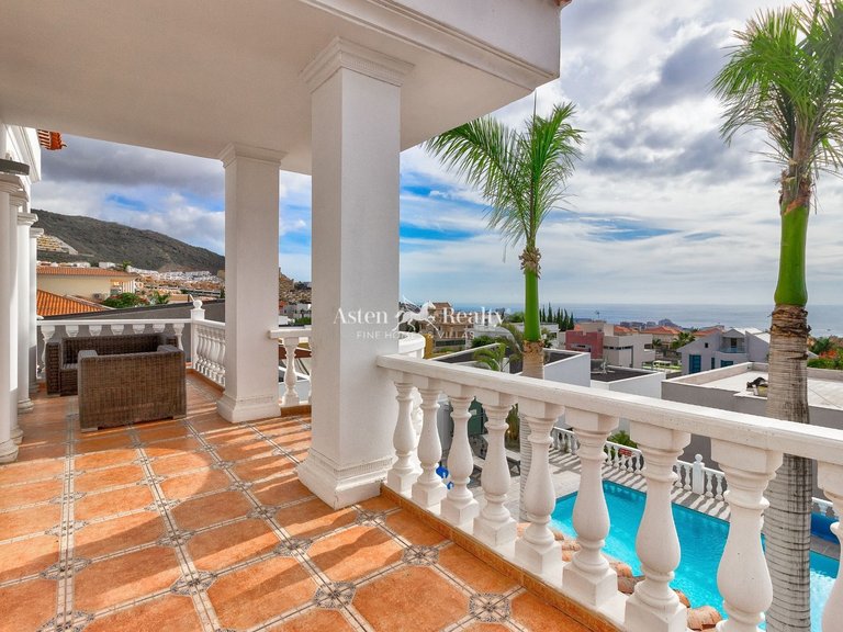 Villa for Sale in Torviscas Alto, Tenerife 2