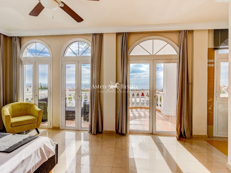 Villa for Sale in Torviscas Alto, Tenerife 6