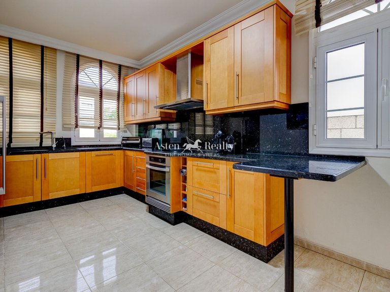 Villa for Sale in Torviscas Alto, Tenerife 33