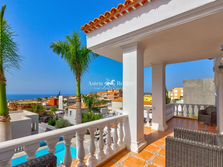 Villa for Sale in Torviscas Alto, Tenerife 35