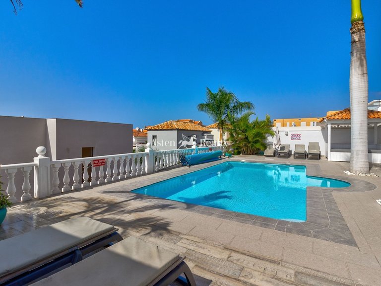 Villa for Sale in Torviscas Alto, Tenerife 44