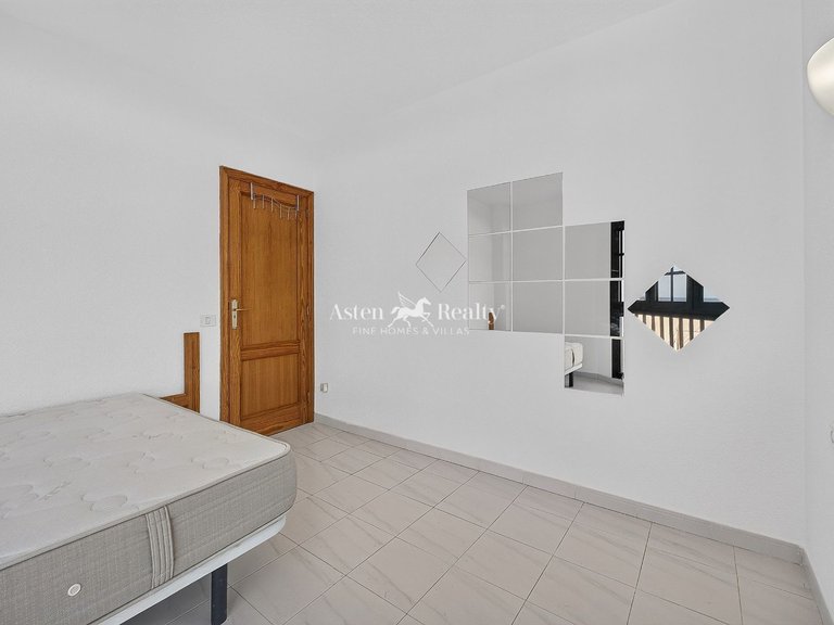 Apartment for Sale in Los Abrigos, Tenerife 12