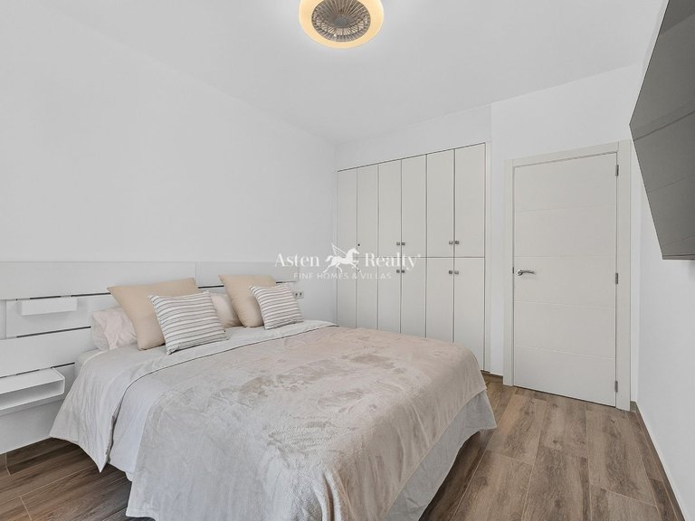 Apartment for Sale in Playa De Las Américas, Tenerife 12