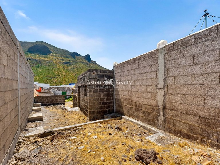 Villa for Sale in Santiago Del Teide, Tenerife 3