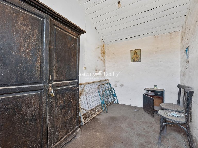 Villa for Sale in Santiago Del Teide, Tenerife 8