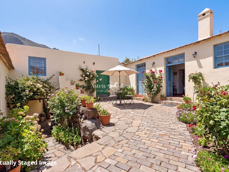 Villa for Sale in Santiago Del Teide, Tenerife 12