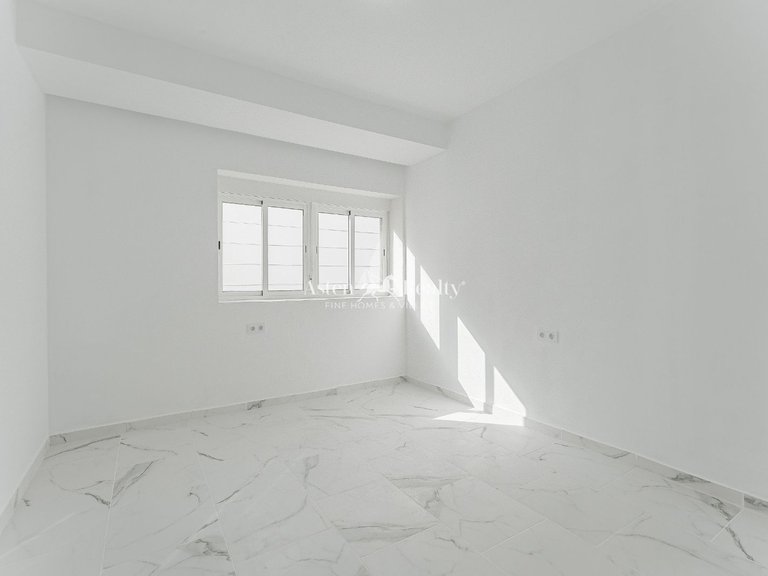 Apartment for Sale in Puerto De Santiago, Tenerife 2