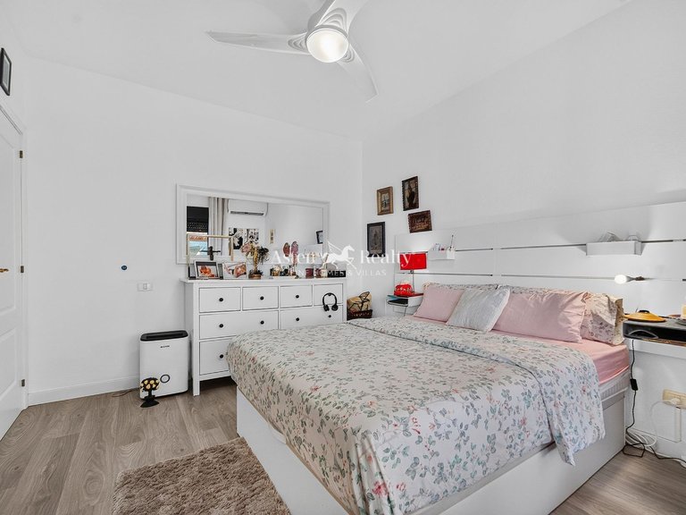 Apartment for Sale in Playa Del Duque, Tenerife 13